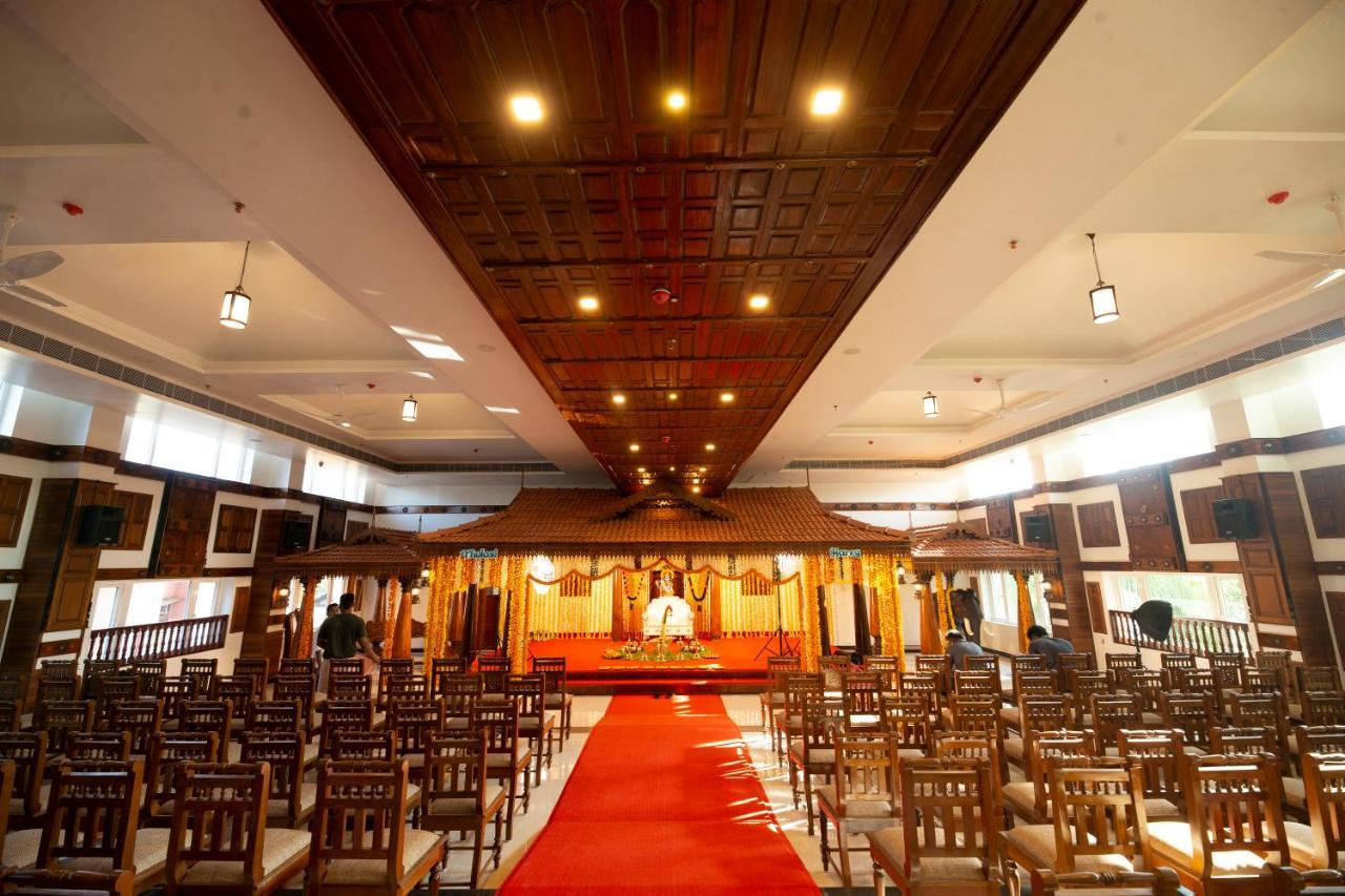 Hotel Guruvayur Darshan Bagian luar foto