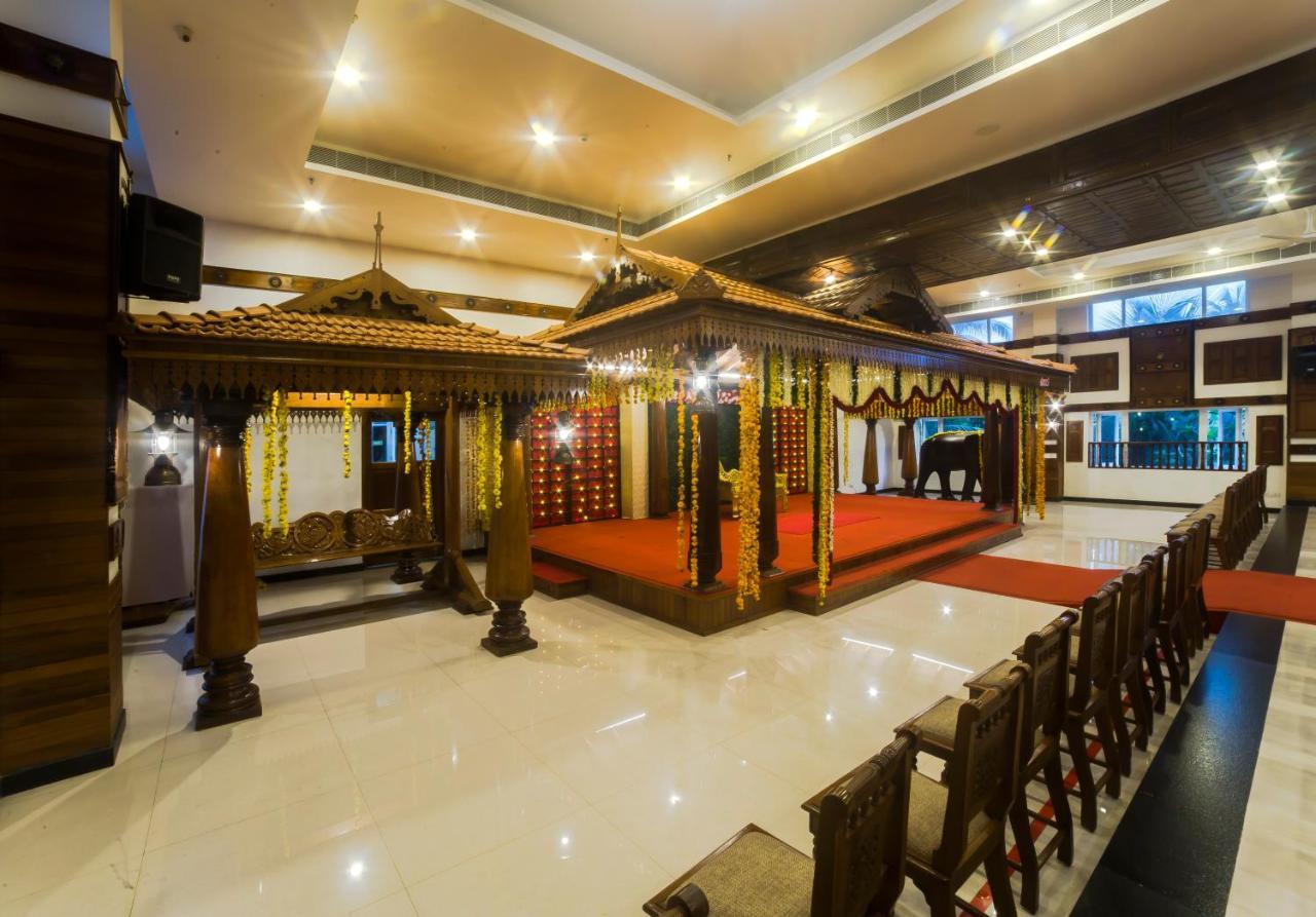 Hotel Guruvayur Darshan Bagian luar foto