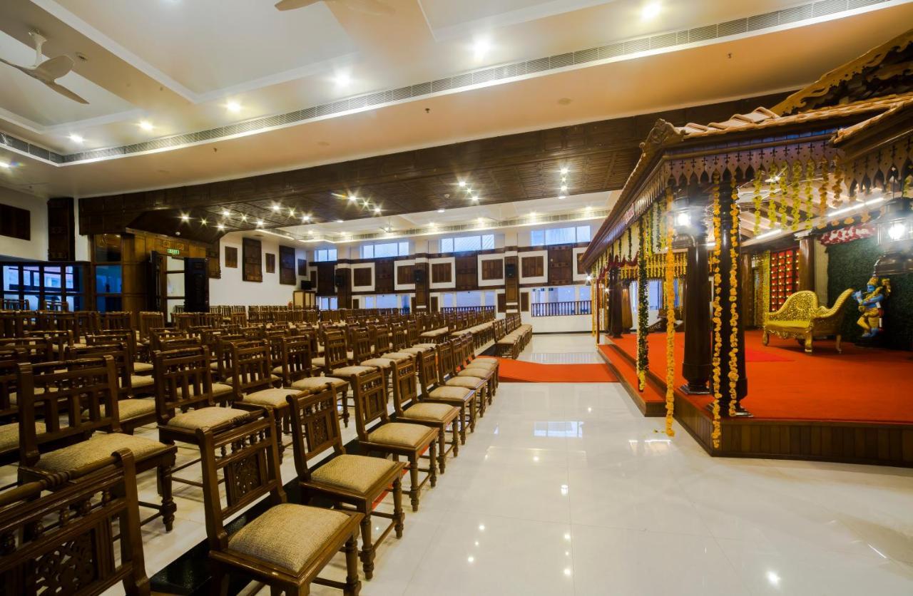 Hotel Guruvayur Darshan Bagian luar foto