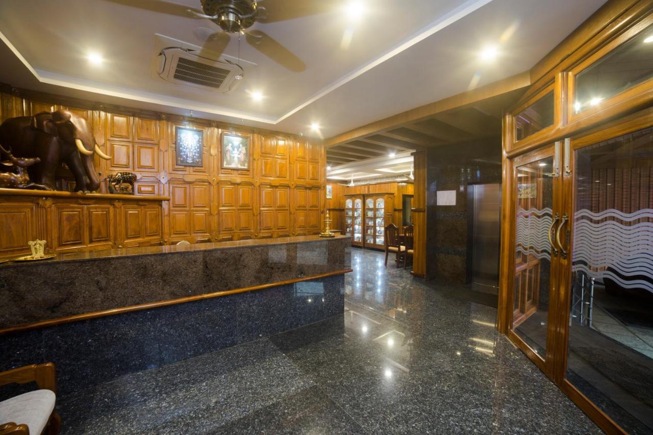 Hotel Guruvayur Darshan Bagian luar foto
