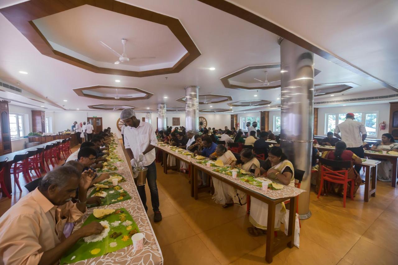 Hotel Guruvayur Darshan Bagian luar foto