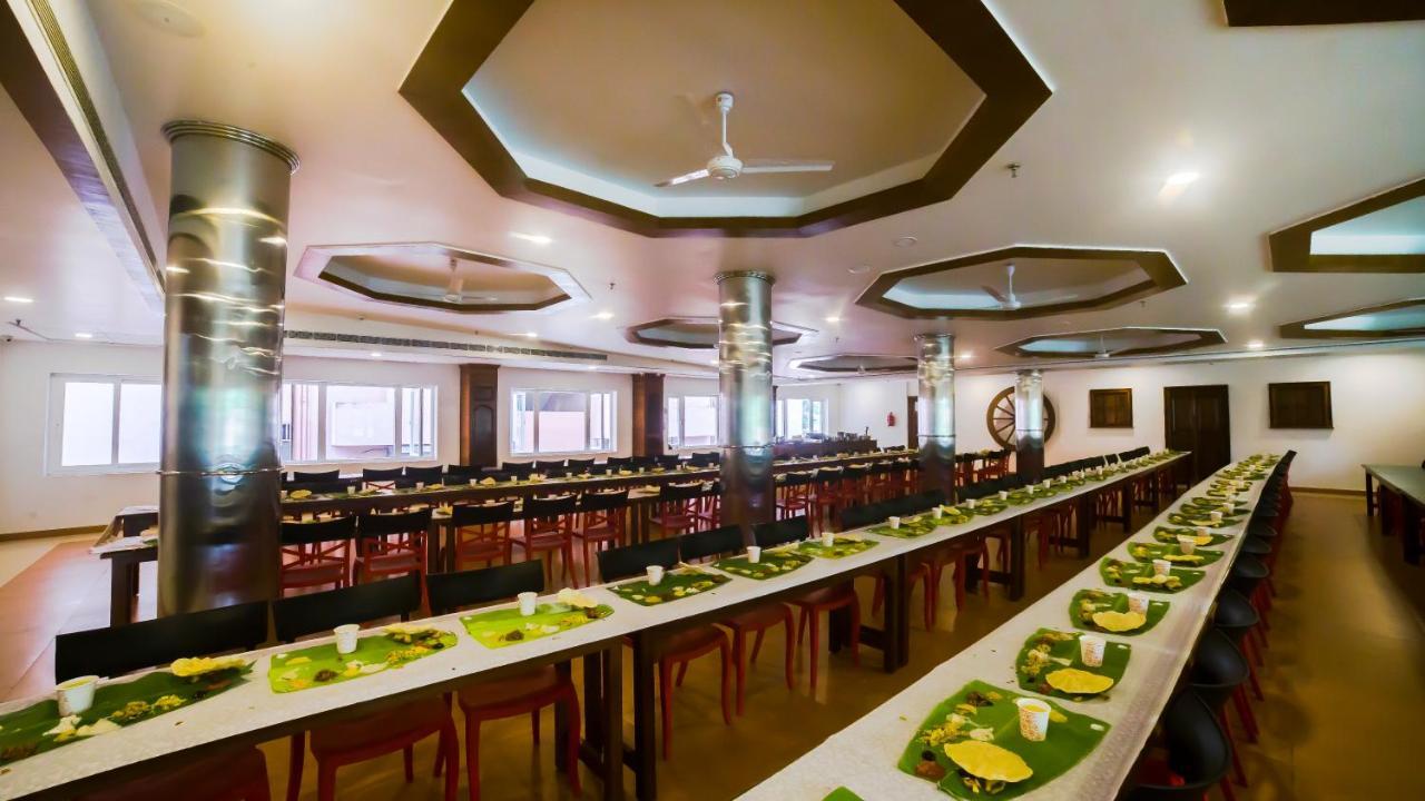 Hotel Guruvayur Darshan Bagian luar foto