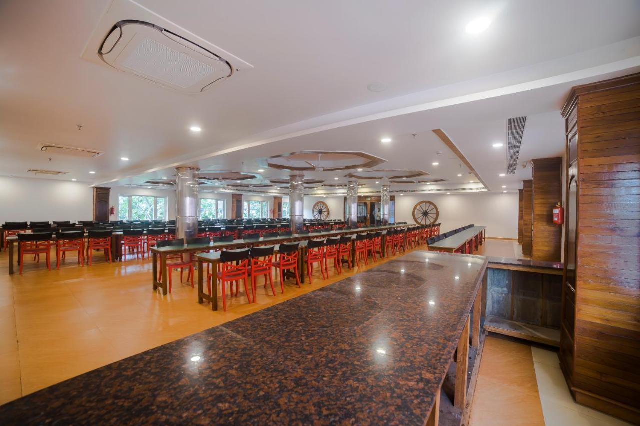 Hotel Guruvayur Darshan Bagian luar foto