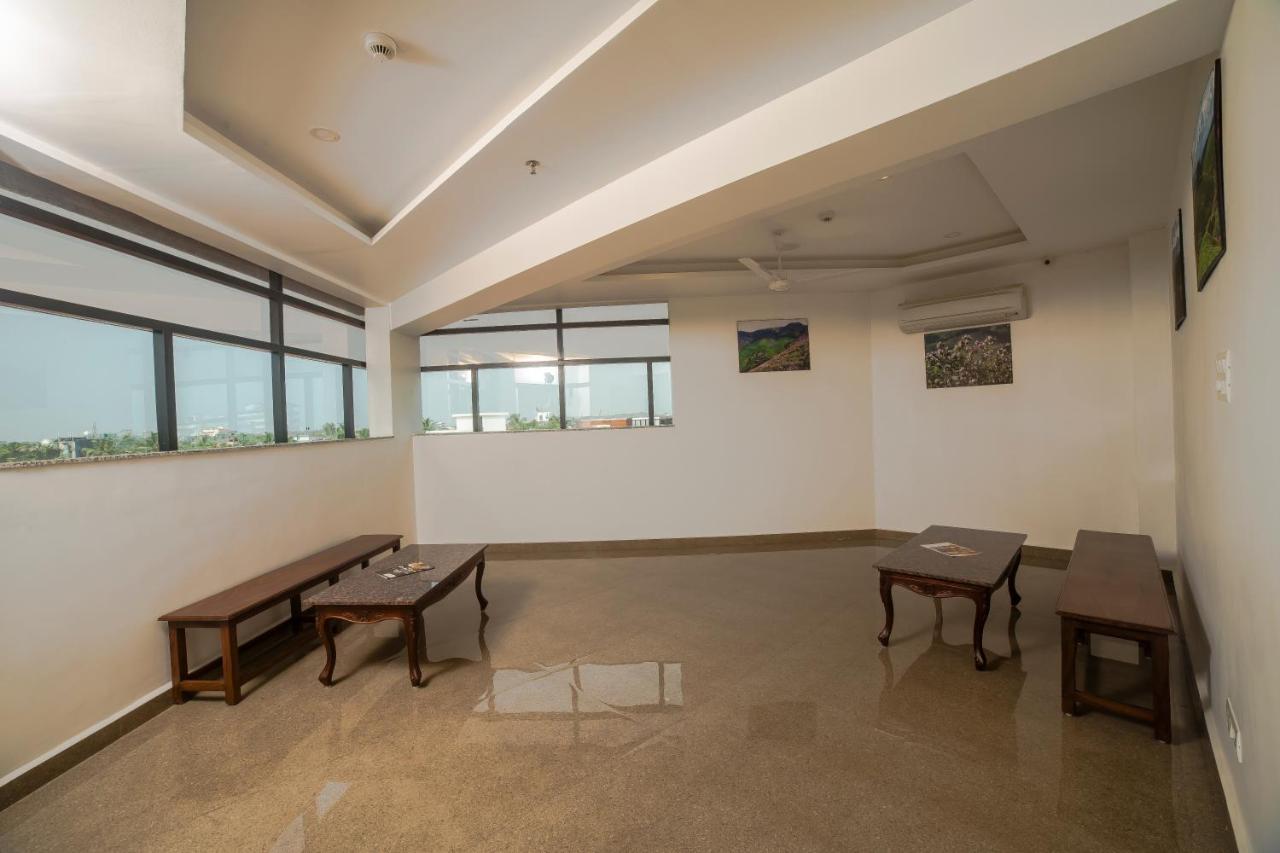 Hotel Guruvayur Darshan Bagian luar foto