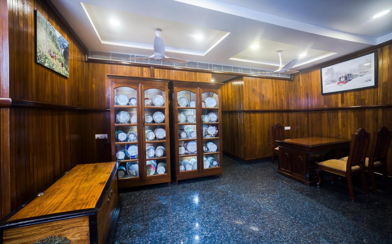Hotel Guruvayur Darshan Bagian luar foto