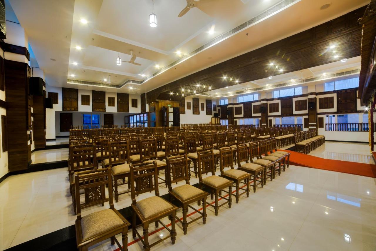 Hotel Guruvayur Darshan Bagian luar foto