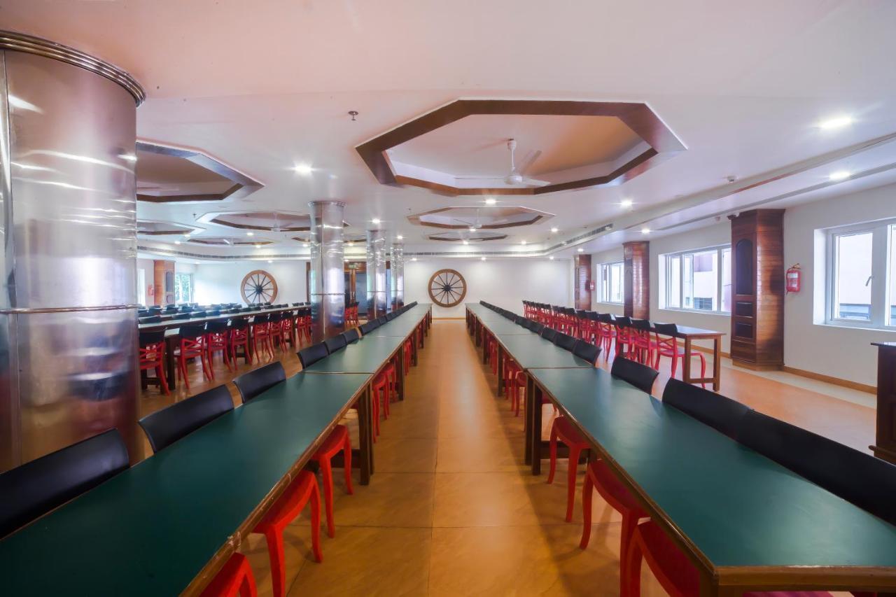 Hotel Guruvayur Darshan Bagian luar foto