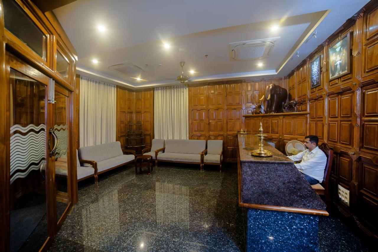 Hotel Guruvayur Darshan Bagian luar foto