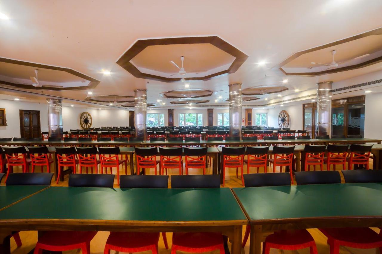Hotel Guruvayur Darshan Bagian luar foto