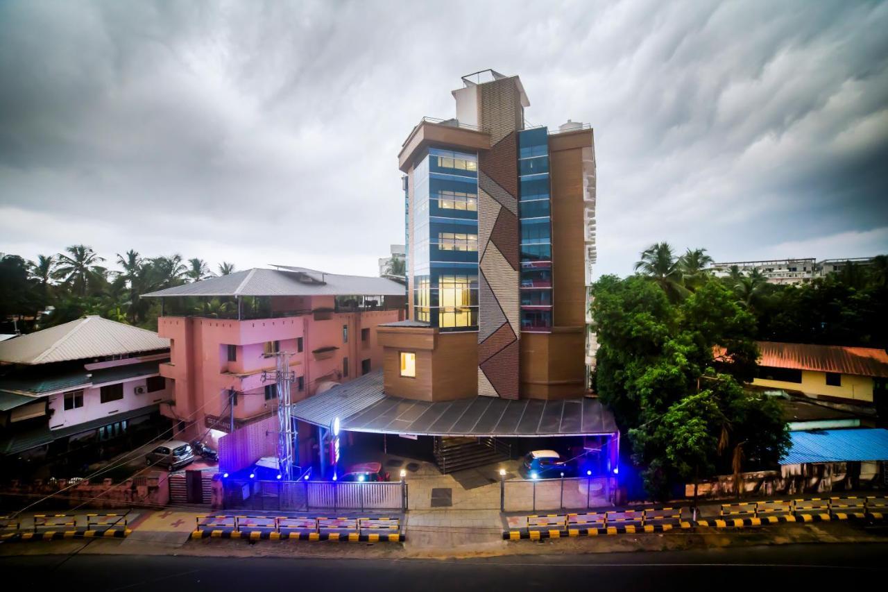 Hotel Guruvayur Darshan Bagian luar foto