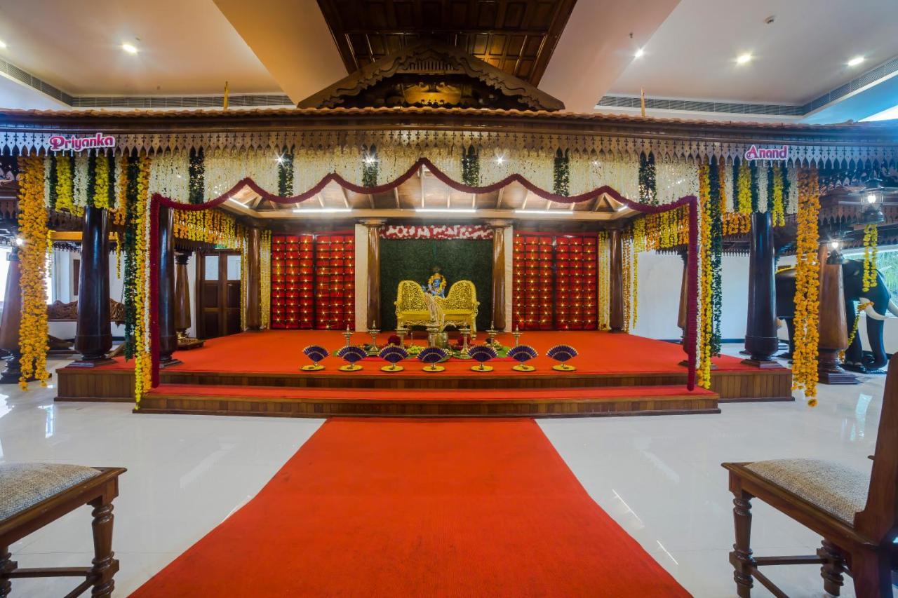 Hotel Guruvayur Darshan Bagian luar foto