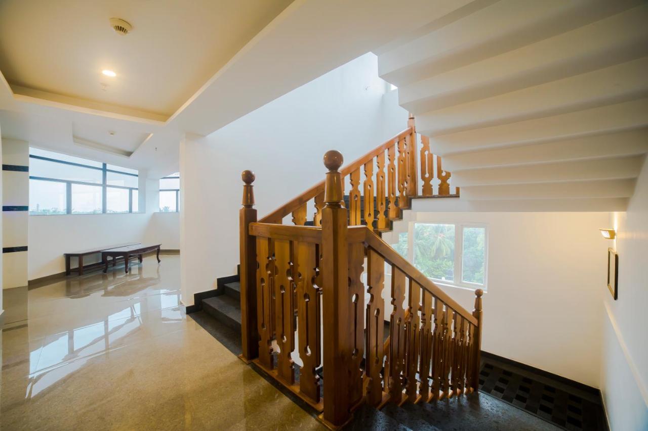Hotel Guruvayur Darshan Bagian luar foto